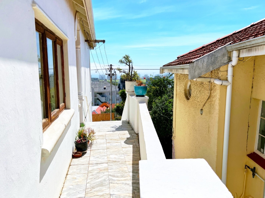 To Let 1 Bedroom Property for Rent in Green Point Western Cape